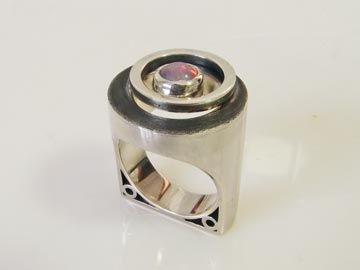E41